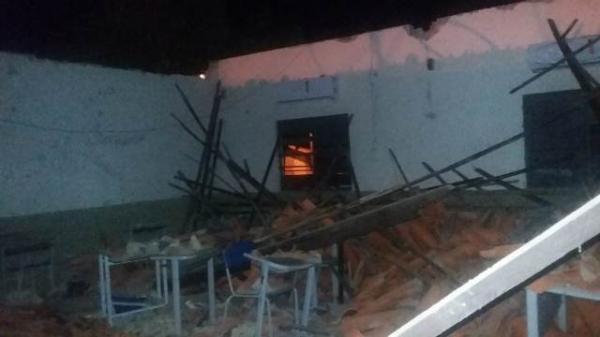 Teto de escola desaba logo ap&oacute;s alunos deixarem sala de aula em Jerumenha.(Imagem:Divulga&ccedil;&atilde;o)