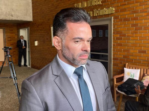 "É importante a oposição existir", afirma deputado B.Sá