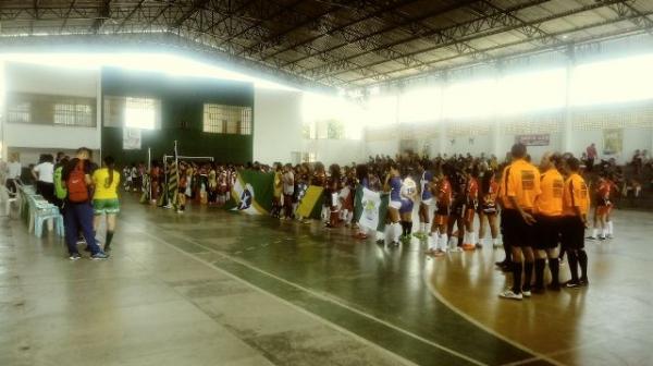 Equipes participam da abertura da Copa Cidade Futsal Feminino 2018 em Floriano