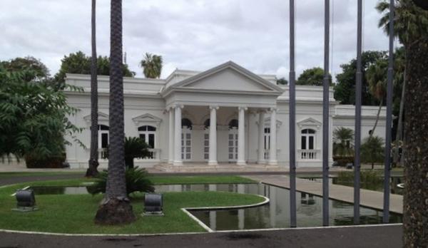 Decretos do Governo do Piauí e Prefeitura de Teresina possuem restrições distintas; saiba quais