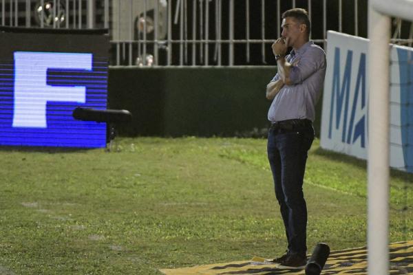Mancini vê Corinthians péssimo contra o Retrô e indica mudanças: "Óbvio que não estou satisfeito"