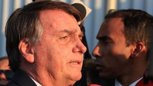 Bolsonaro calcula valor milionário que deverá pagar com multas e processos
