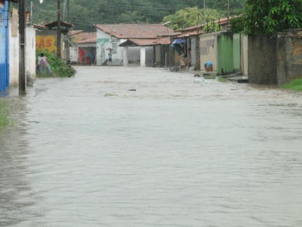 Chuvas em Floriano no m&ecirc;s de fevereiro est&atilde;o dentro da m&eacute;dia prevista.(Imagem:Daniel Gutembergue)