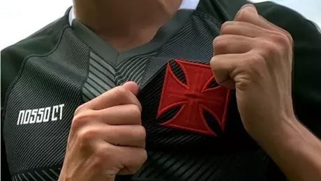 Vasco apresenta Antônio Lopes e lança camisa para ajudar em obra do CT