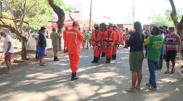 Marcha fúnebre homenageia bombeiro que morreu durante acidente na BR-316