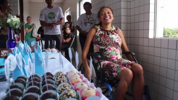 Paciente com doença muscular usa esporte para ser mãe: "Combustível"
