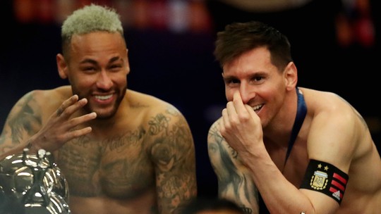Neymar diz que não aprendeu a conviver com a derrota, mas exalta Messi: "Esse cara é f..."