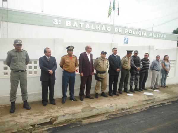 Pol&iacute;cia Militar realizou formatura e prestou homenagens em Floriano.(Imagem:FlorianoNews)