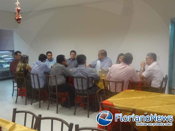 Prefeitura de Floriano realizou confraterniza&ccedil;&atilde;o com Secret&aacute;rios e Vereadores.(Imagem:FlorianoNews)