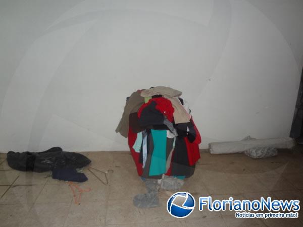 Igreja do bairro Campo Velho &eacute; arrombada e tem caixa de som e ventilador furtados.(Imagem:FlorianoNews)