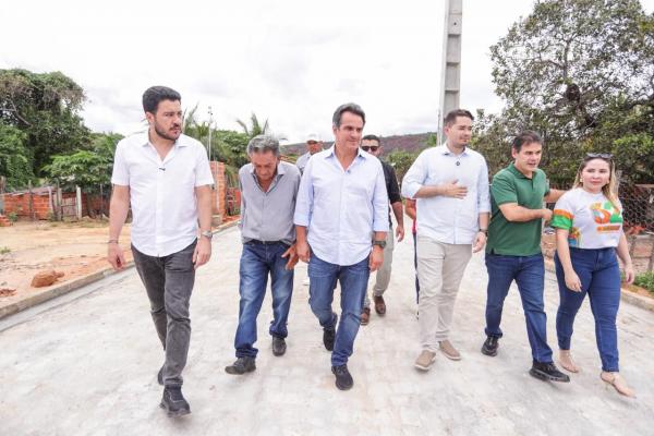Ciro inaugura obras em Dom Expedito Lopes e anuncia recursos(Imagem:Ascom)