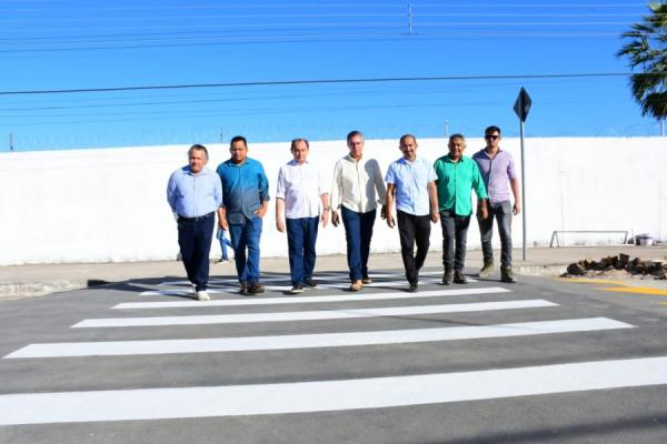 Prefeitura de Floriano implanta faixa elevada na Avenida Santos Dumont