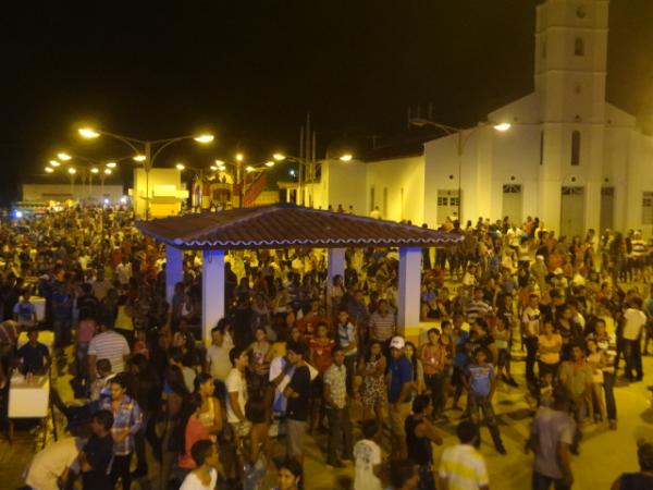 Multid&atilde;o prestigiou festa de posse do prefeito Gleydson Resende.(Imagem:FlorianoNews)