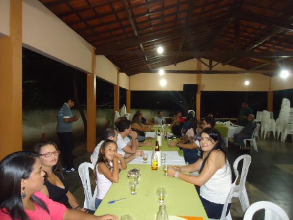 Farmac&ecirc;uticos de Floriano participam de jantar em homenagem ao seu dia.(Imagem:FlorianoNews)