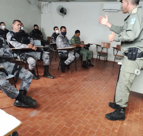 Comandante se reúne com policiais militares da Força Tática do 3º Batalhão de Floriano