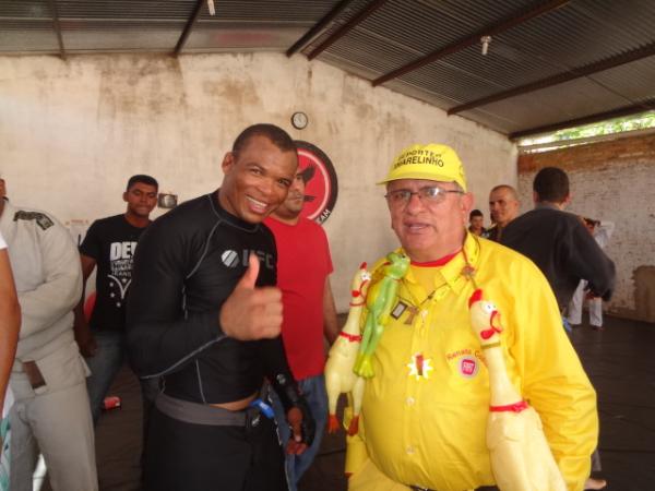 Lutador de MMA, Massaranduba, participa de semin&aacute;rio em Floriano.(Imagem:FlorianoNews)