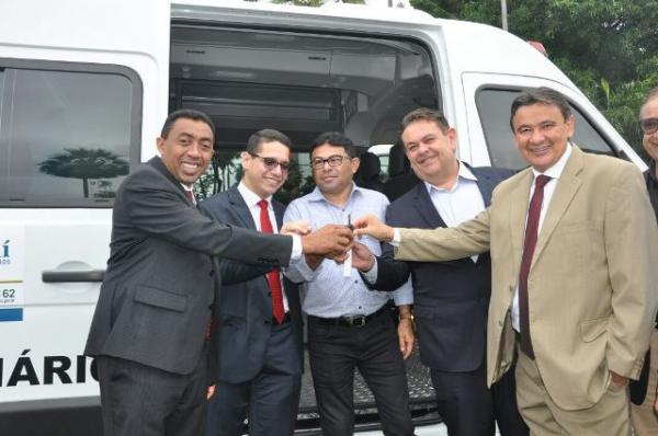 Joel Rodrigues recebe nova viatura para penitenci&aacute;ria Vereda Grande.(Imagem:SECOM)