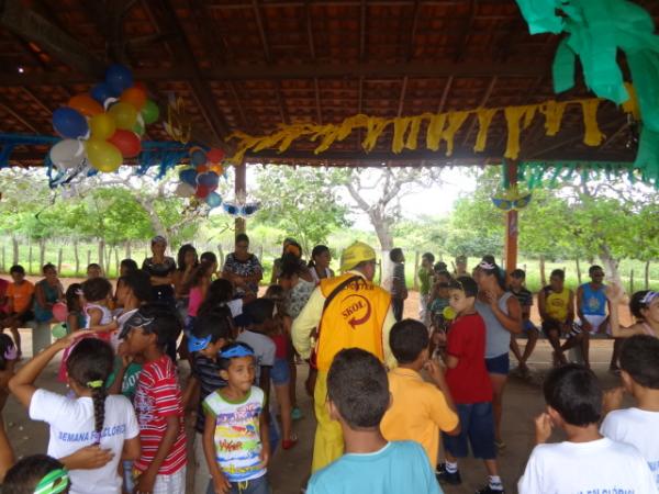 Realizado o arrastinho com crian&ccedil;as da zona rural. (Imagem:FlorianoNews)