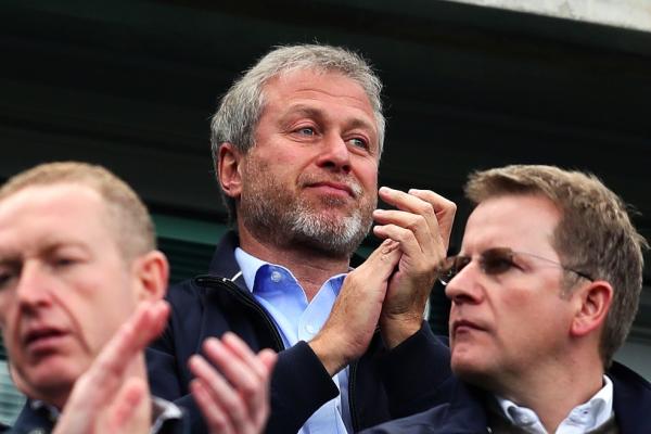 Abramovich não tem pressa para venda e rejeitou proposta de R$ 16,7 bilhões pelo Chelsea
