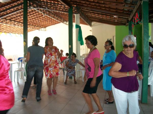 Servidores aposentados s&atilde;o homenageados pelo SINTE-PI.(Imagem:FlorianoNews)