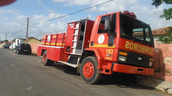 Programa de TV aborda p&eacute;ssimas condi&ccedil;&otilde;es de trabalho do Corpo de Bombeiros.(Imagem:FlorianoNews)