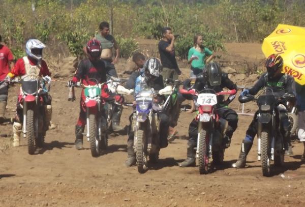 Emo&ccedil;&atilde;o e muita adrenalina marcaram 1&ordm; Motocross & Rally em S&atilde;o Pedro-PI.(Imagem:FlorianoNews)