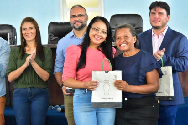 C&acirc;mara Municipal de Floriano oferece caf&eacute; da manh&atilde; em homenagem ao Dia da Mulher.(Imagem:CMF)