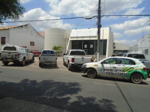 Autom&oacute;vel de empres&aacute;rio florianense &eacute; recuperado no bairro Catumbi.(Imagem:FlorianoNews)