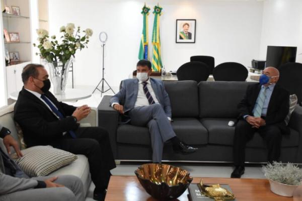 Governador trata sobre melhorias no sistema prisional com presidente do TJ