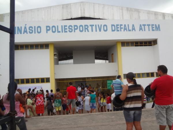 Realizado o sorteio das casas no Conjunto Jos&eacute; Pereira da Silva.(Imagem:FlorianoNews)