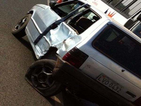 Acidente entre carro e moto deixa dois feridos na BR-316