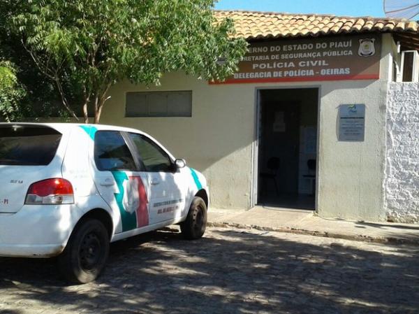 Jovem de 18 anos é morto a facadas dentro da própria casa em Oeiras