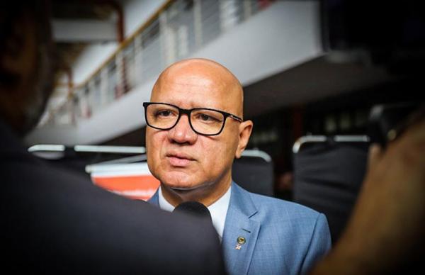 Alepi deve amadurecer debate sobre unificar cargos e carreiras entre municípios, diz Franzé