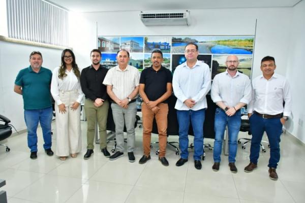 Habitação: Prefeitura e CRECI discutem expansão do programa "Minha Casa, Minha Vida" em Floriano