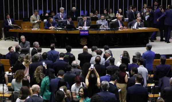 Congresso rejeita 52 vetos ao PL do licenciamento ambiental