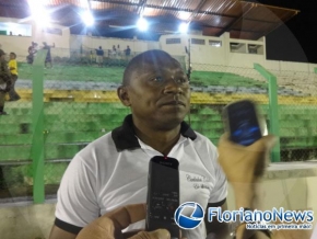 Com três pontos preciosos, Vanin vê semifinal próxima: 'Temos esperanças'