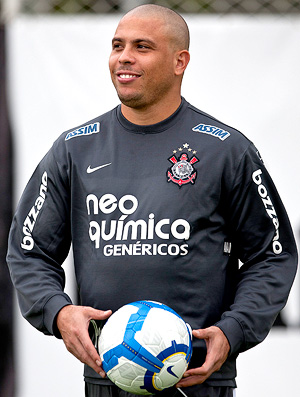 Ronaldo recebe convite para estrelar filme, mas acerto está indefinido