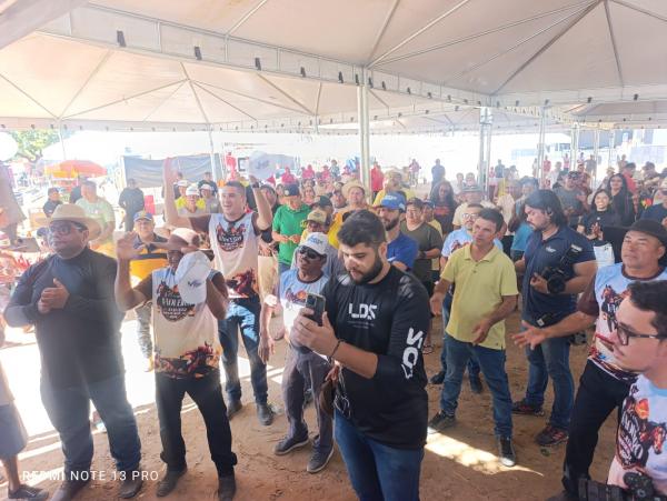 X Festa do Vaqueiro J&uacute;lio C&eacute;sar re&uacute;ne multid&atilde;o e fortalece tradi&ccedil;&atilde;o sertaneja em Bar&atilde;o de Graja&uacute;(Imagem:FlorianoNews)