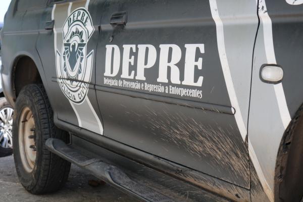 Operação contra facções prende mulher e apreende R$ 8 mil em vaso sanitário em Teresina