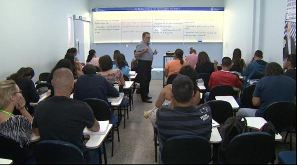 Concursos: 8 órgãos abrem inscrições para 939 vagas na segunda-feira