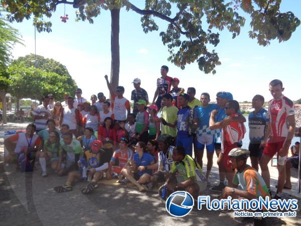 Realizada em Floriano 8&ordf; edi&ccedil;&atilde;o da Corrida Cicl&iacute;stica Pedro Tomaz.(Imagem:FlorianoNews)
