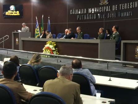 Presidente da Alepi participa de solenidade na Câmara