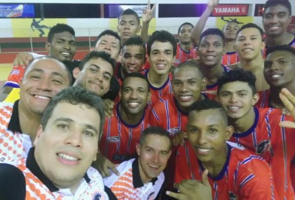 Hollanda/GHC derrota Grêmio-BA e facilita caminho até as quartas da Liga