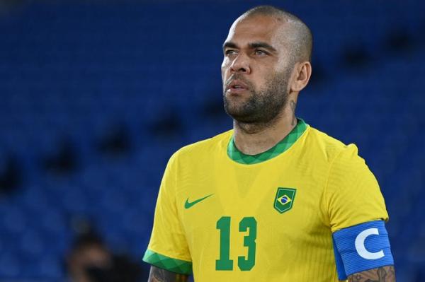 Daniel Alves diz que não assinará com nenhum clube até o fim do ano