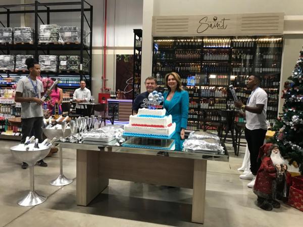 S&atilde;o Jorge Super comemora 2 anos com festividades e tradicional corte do bolo de anivers&aacute;rio.(Imagem:FlorianoNews)