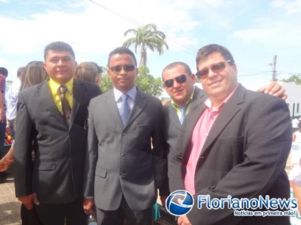 Cerim&ocirc;nia c&iacute;vica marca anivers&aacute;rio de S&atilde;o Francisco do Piau&iacute;.(Imagem:FlorianoNews)