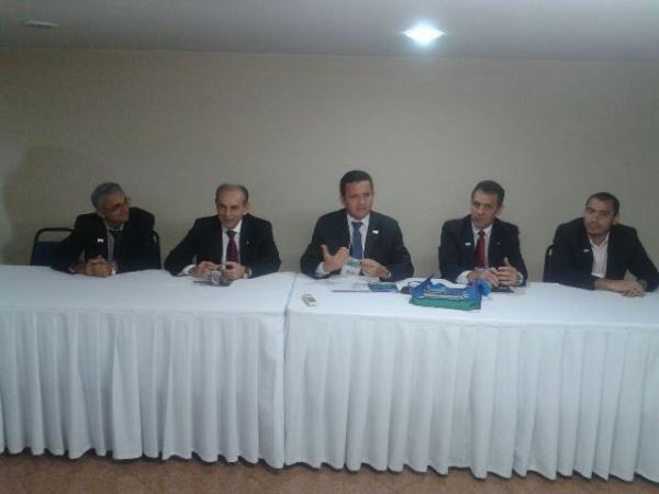 Gilberto Júnior participa da criação de comissão para acompanhar Reforma Política