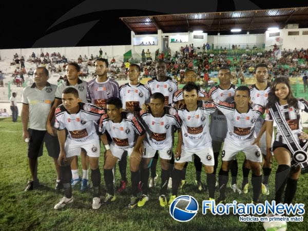 Cori-Sabb&aacute; quebra escrita e vence Barras.(Imagem:FlorianoNews)