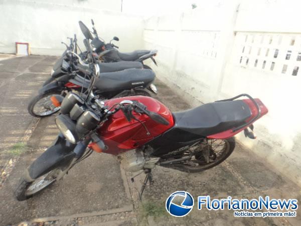 Pol&iacute;cia Militar recupera quatro motos roubadas no fim de semana.(Imagem:FlorianoNews)