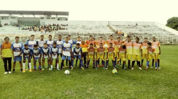 Rep&oacute;rter Amarelinho realiza 11&ordf; edi&ccedil;&atilde;o dos Jogos Solid&aacute;rios em Floriano e Bar&atilde;o de Graja&uacute;.(Imagem:FlorianoNews)